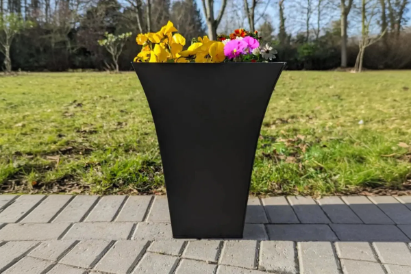 Spotlight: Tall Flared Planters