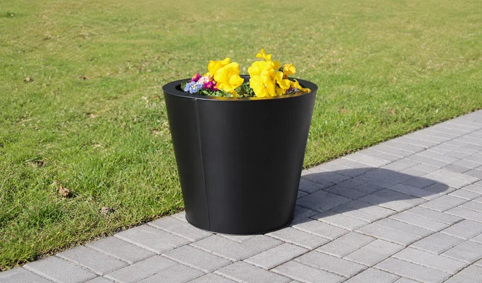 Round Planters