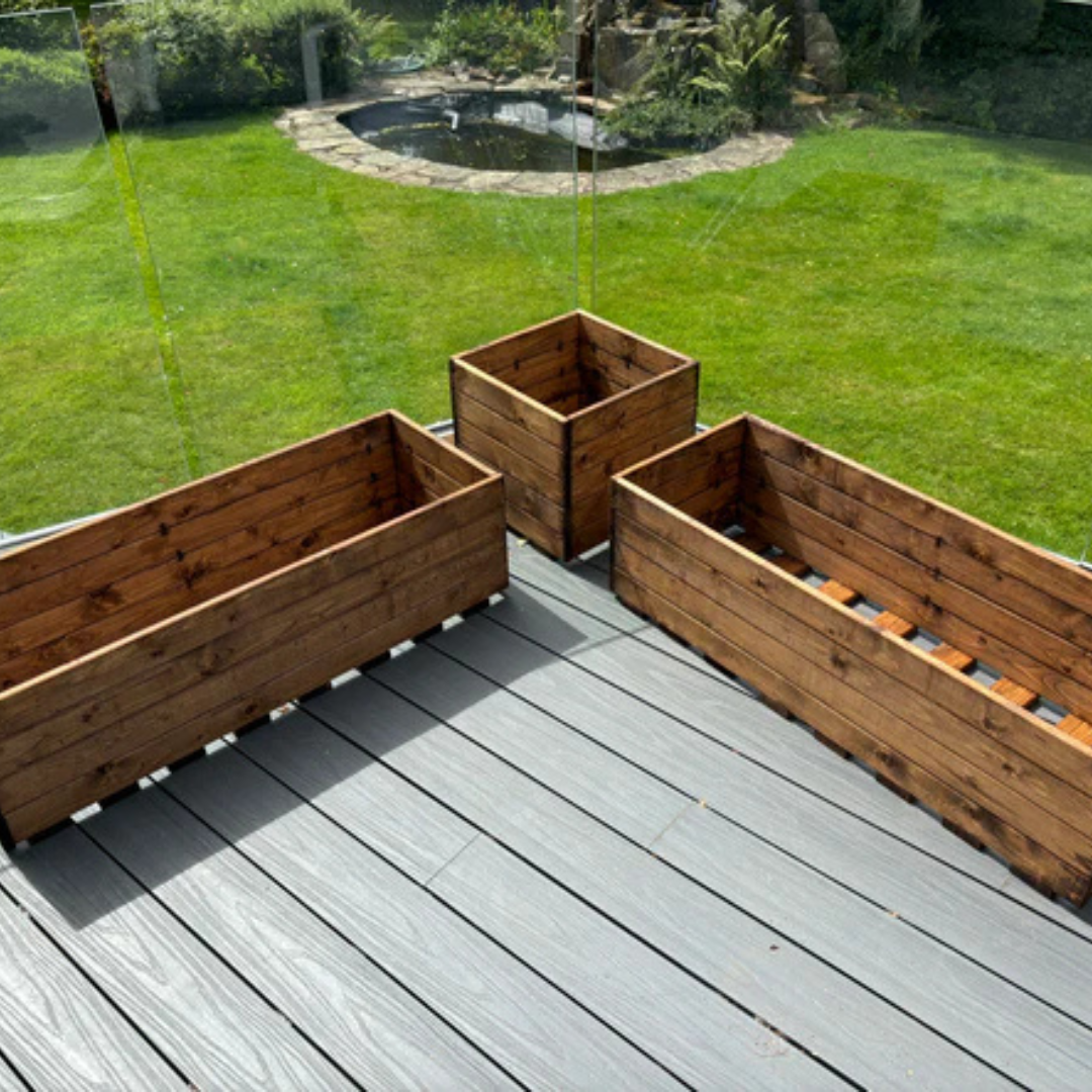 Standard Redwood Corner Planter Set