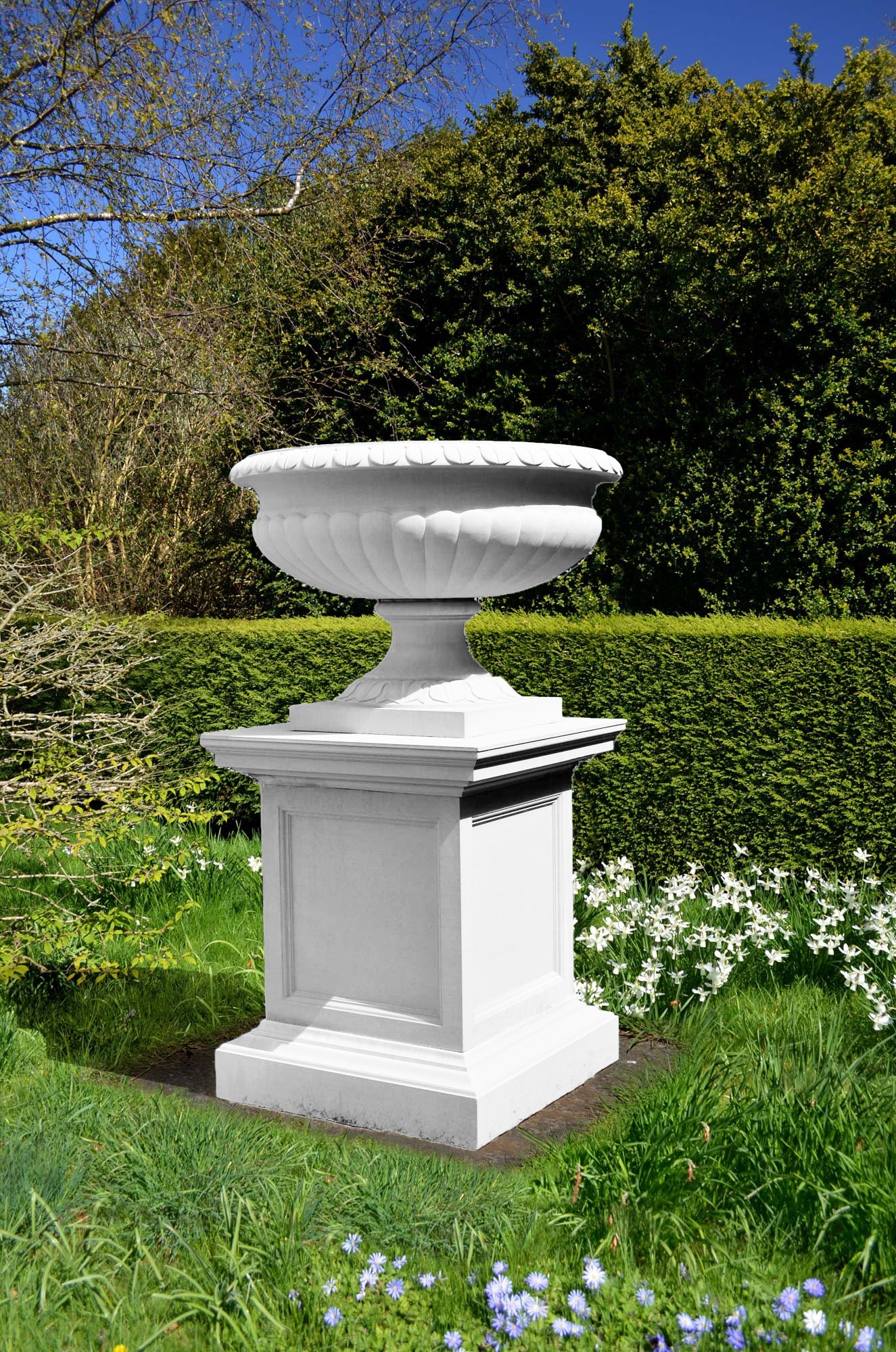 91.5cm Fontainebleau Urn Stone Planter