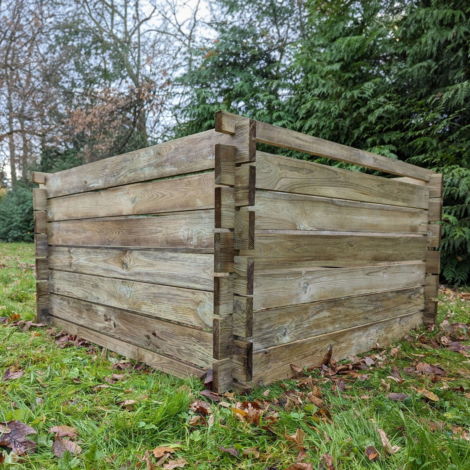 Compact compost bin for mulching UK