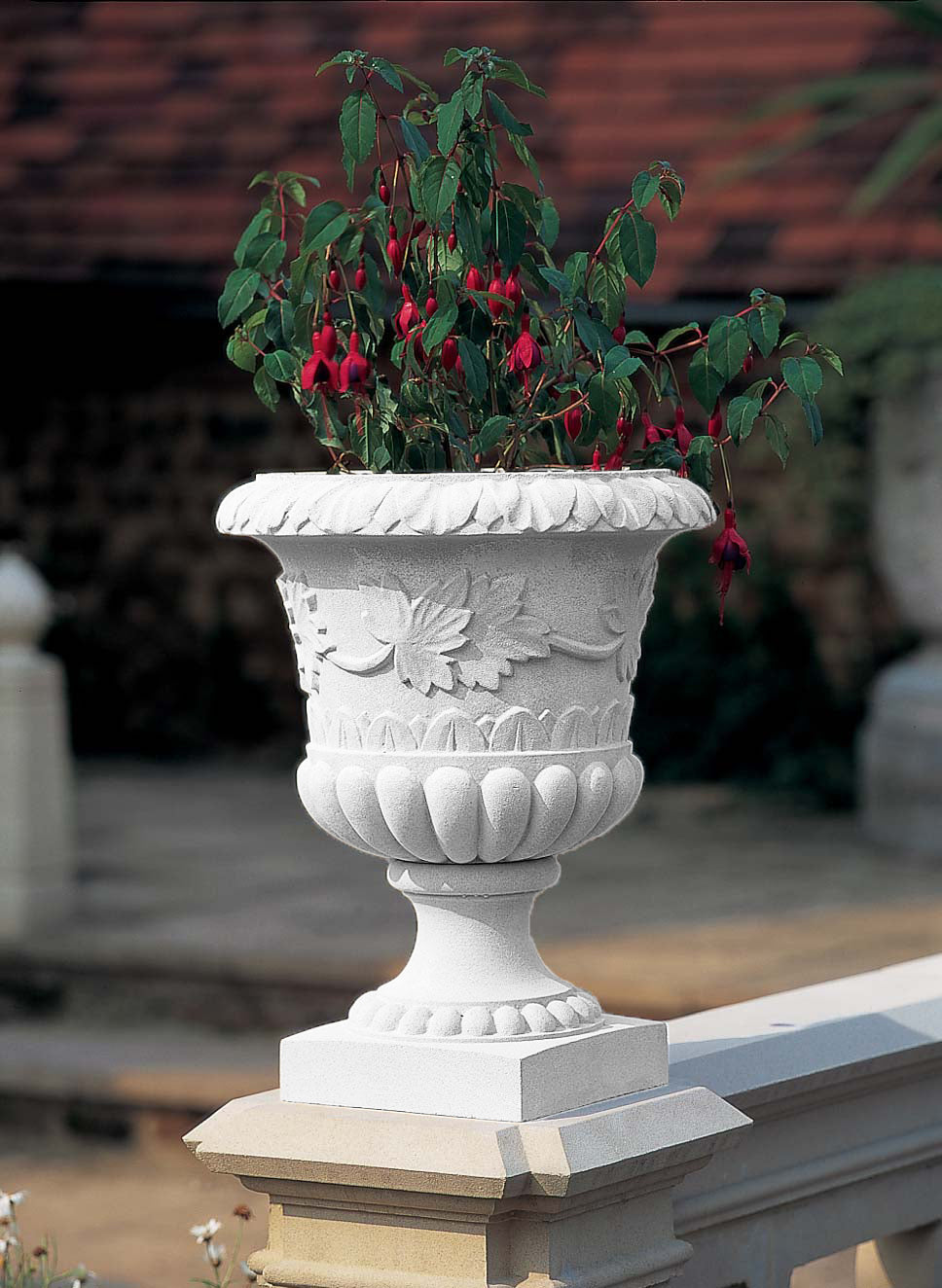 34.4cm Vine Urn Stone Planter