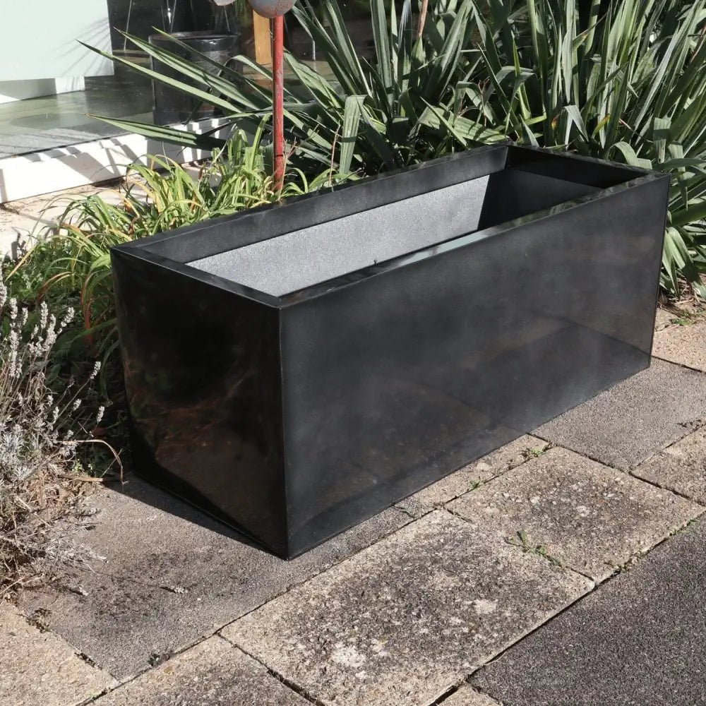 empty trough planter aluminium black