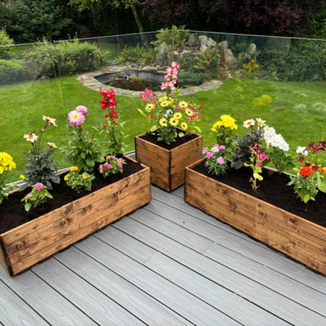 Standard Redwood Corner Planter Set