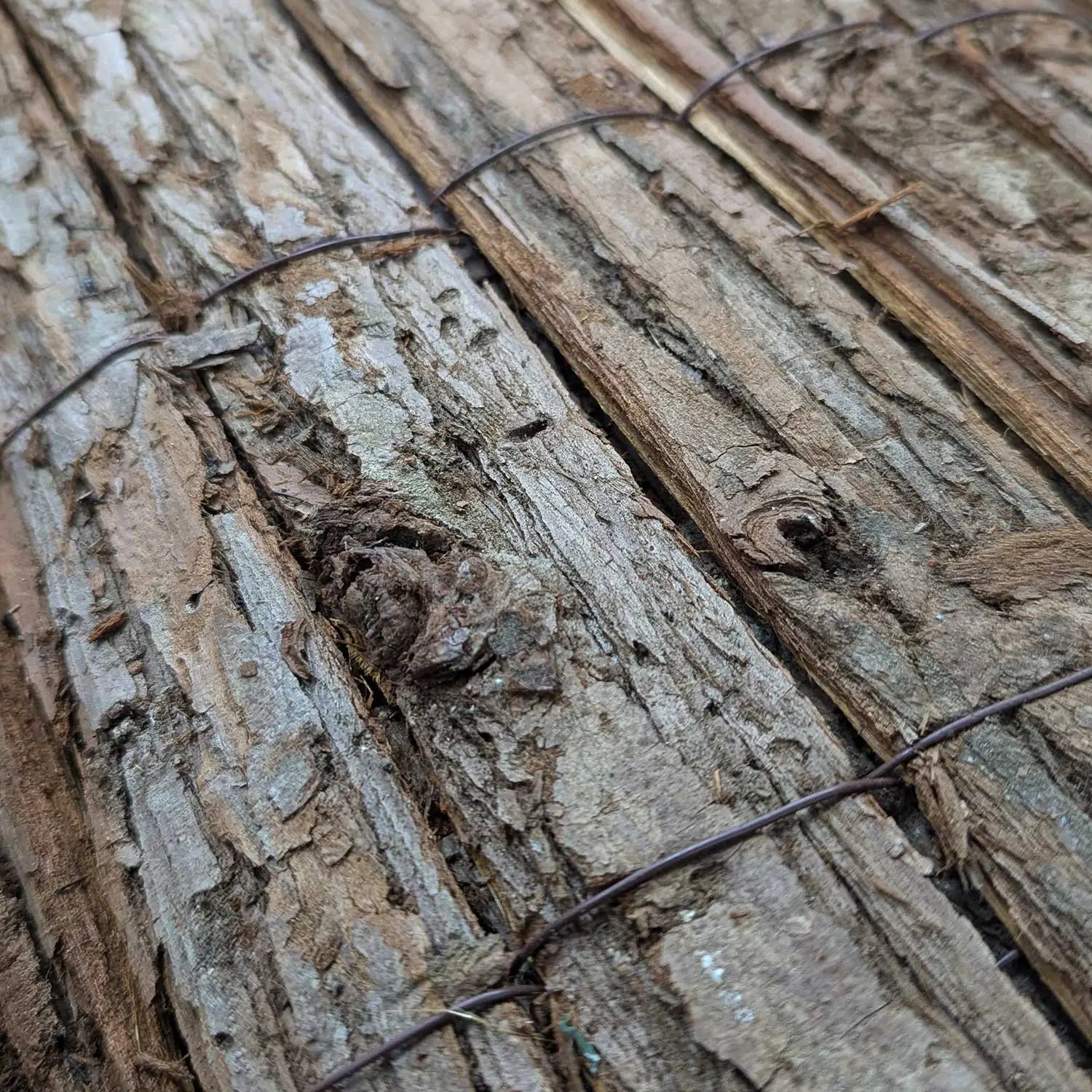 Bark Block Screen Garden Screening: Natural Willow, Bamboo and Bark Screens β Woven Wood
