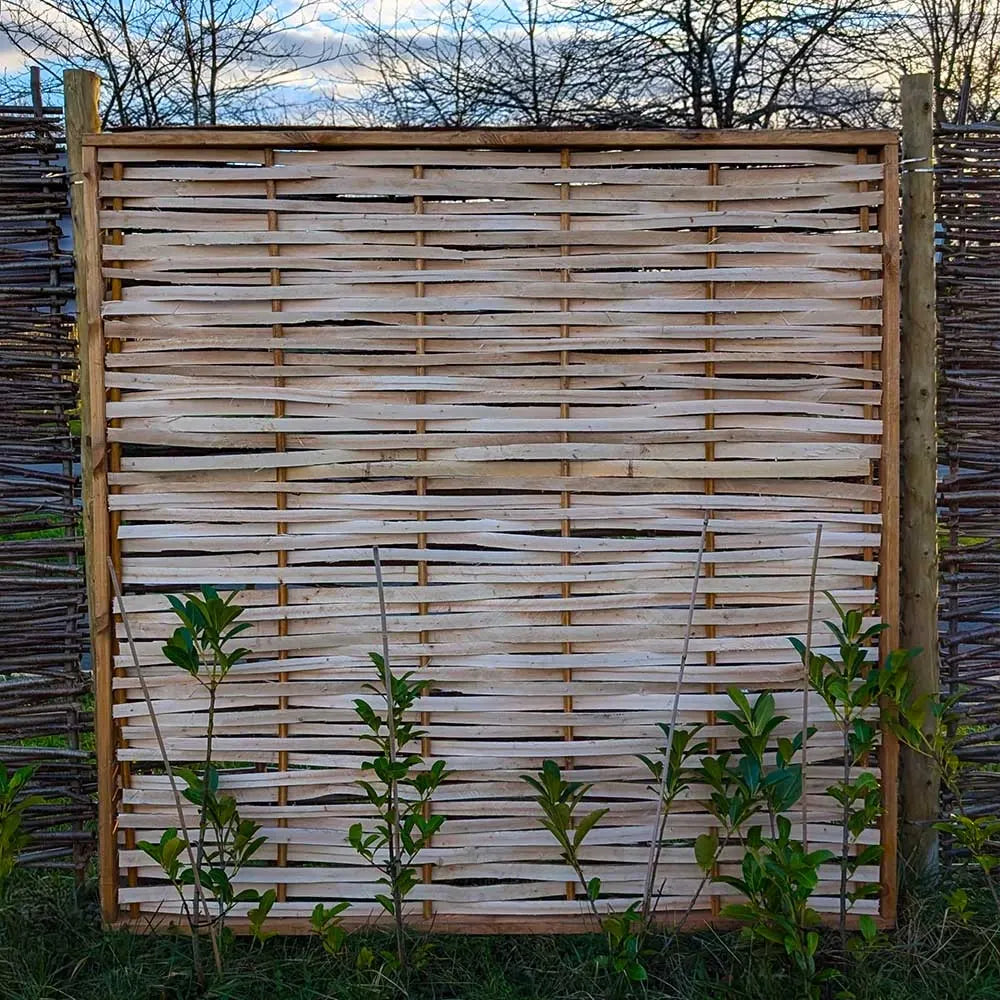 Chestnut Heavy Duty Paling Fence Roll with Steel Wire – Woven Wood