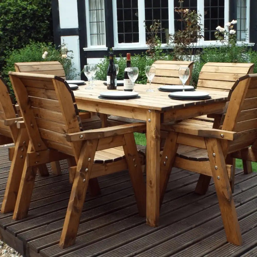 Stained garden furniture by Woven WOod