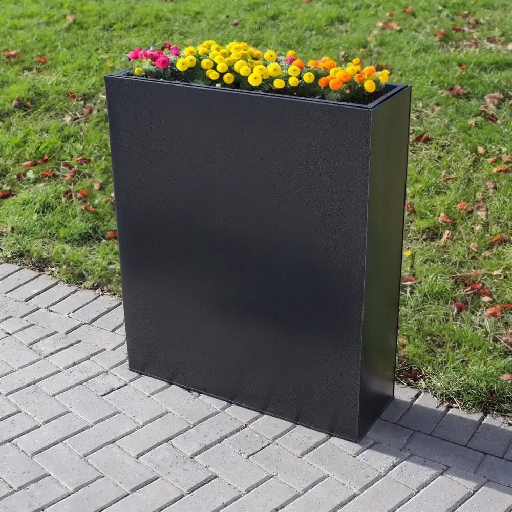 Bring life to your patio with this Standing Garden Trough, ideal for growing vegetables or creating a vertical herb garden.