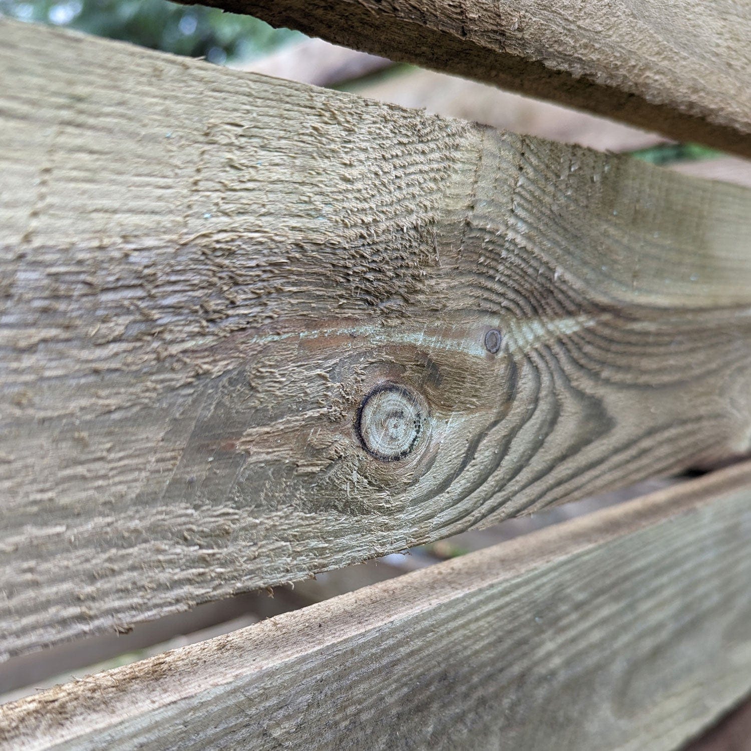Accelerated pine pressure finished composter