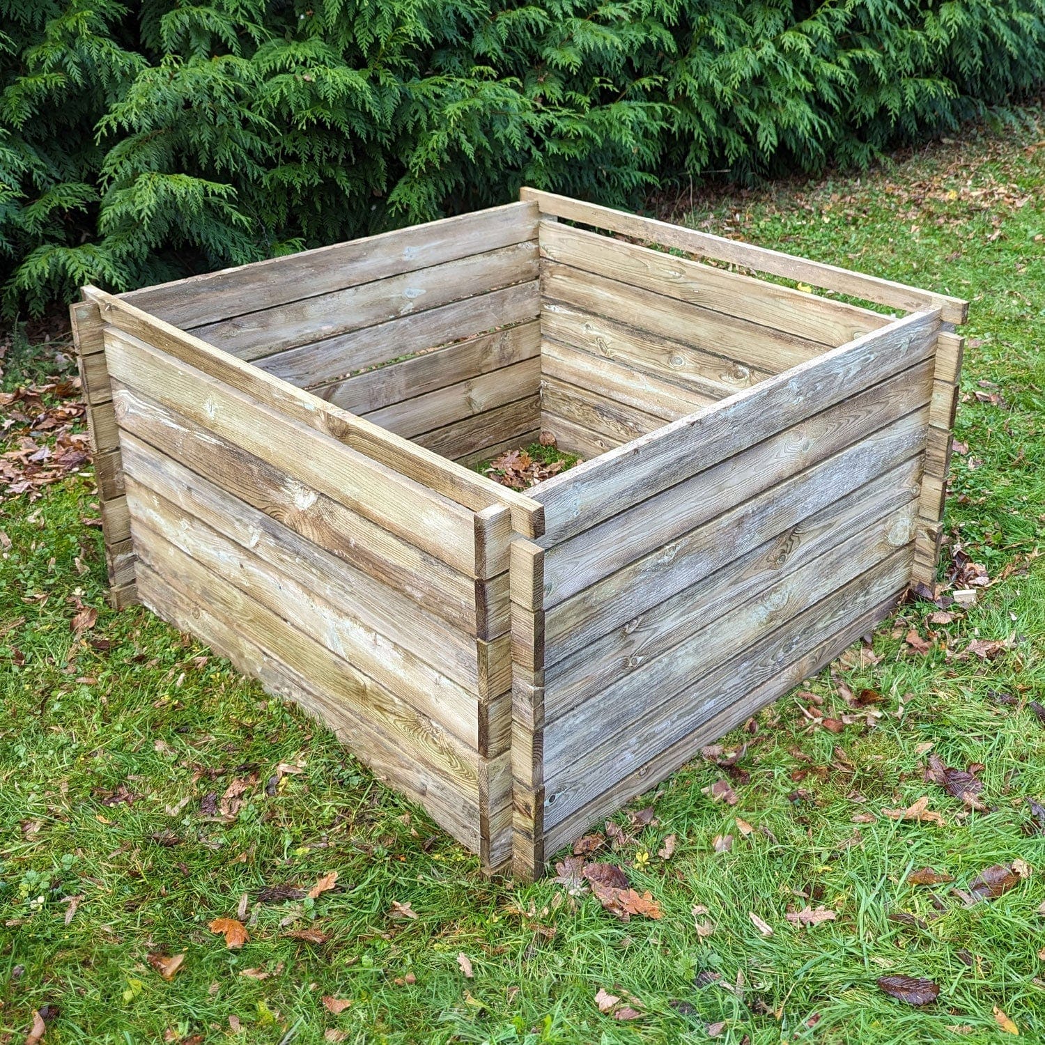 Outdoor UK compact composter premium UK delivery.