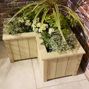 Signature Heritage Corner Planter