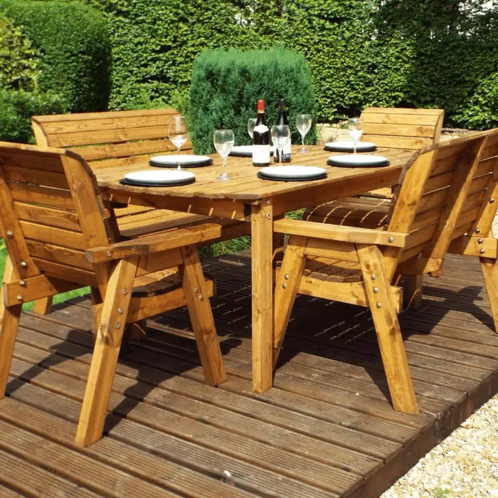 Dine in style and comfort with this spacious wooden garden furniture set, perfect for al fresco entertaining